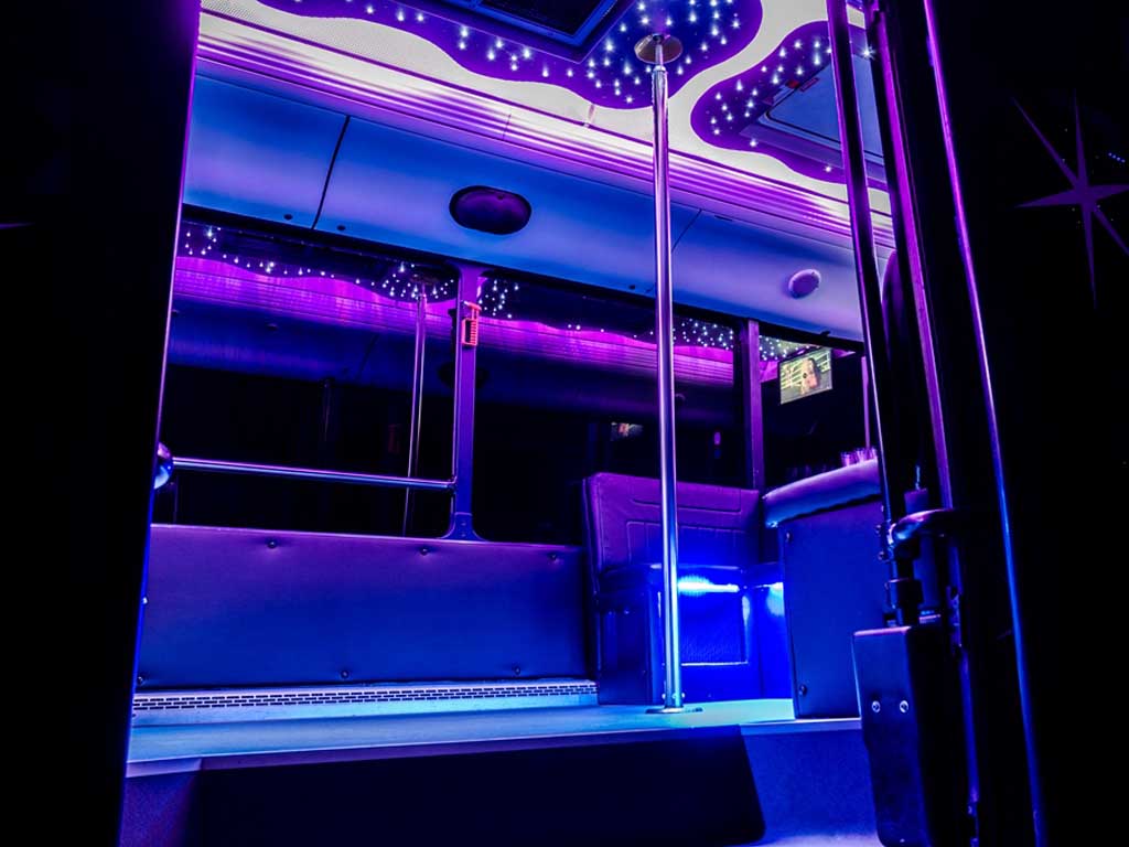 partybusz-belso-kep-30-fos-Neoplan-partybusz